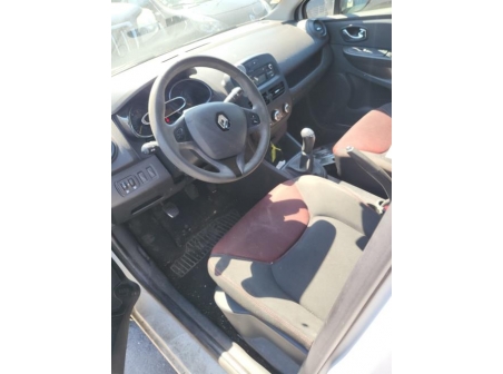 Vehicule-RENAULT-CLIO%204%20PHASE%201-2014-e3b367c3bfc5bcce341d27d075a5a3d22133fdbd67d3c187f5b97c3741fadce7_m.jpg