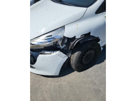 Vehicule-RENAULT-CLIO%204%20PHASE%201-2014-bc0b70a86490179ca0f8b135b8ecf41542dbc06bce56a3ebc24efe75db12748f_m.jpg