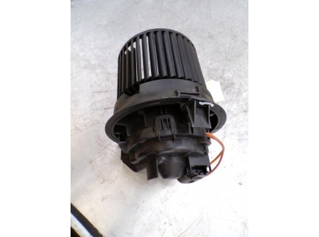 108318460-943f7819-7429-485a-b1b4-3c932603723f-Piece-108318460-Ventilateur-chauffage-272101005R-RENAULT-CLIO-4-PHASE-1-15-DCI-8V-TURBO-ec84257cfaf240b6472e0ea19509bee3c9718b414cc3340c31724393cda96d87_m.JPG