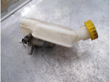 107942048-7502b488-ab27-40fb-b2d1-00c71a5ec1ec-Piece-107942048-Maitre-cylindre-00004601W8-CITROEN-C3-2-PHASE-2-10-VTI-12V-96a1b6f660209a43b86f6d592b87b28ce019444efeb60b543213501c2a7ff103_m.JPG