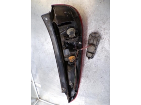 108453724-c71d6120-5dba-4c2b-ba4c-b76980d2aa54-Piece-108453724-Feu-arriere-principal-droit-1437625-FORD-FIESTA-5-PHASE-2-14-TDCI-8V-TURBO-1d10246b5c8ccc1353b905007e5d22f1c0485bdf5716835688b4b7263c3dbcb1_m.JPG 2