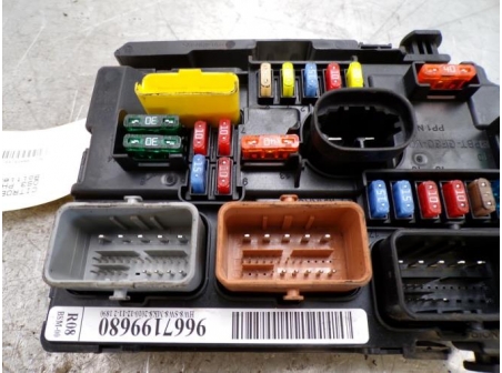 108459149-12a1de9d-e577-46bf-ab71-af0de488aa17-Piece-108459149-Boitier-servitude-moteur-CITROEN-DS3-PHASE-1-16-VTI-16V-7003f8346f13ee330f19652e0365067af5de3fed8f8cce5bdd1ba23791228554_m.JPG