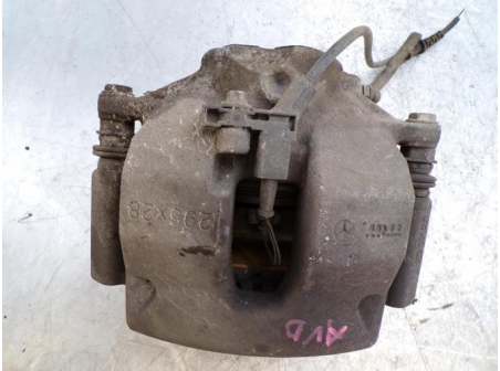 108942396-a8fbabbf-35b5-48d5-b790-b23d49305e9d-Piece-Etrier-avant-droit-MERCEDES-CLASSE-C-204-PHASE-1-BREAK-220-22-CDI-16V-TURBO-f3034c91f61f610e7f62aeb86a91a52e269c0e085f765e07e1e62f2fc483f25e_m.JPG