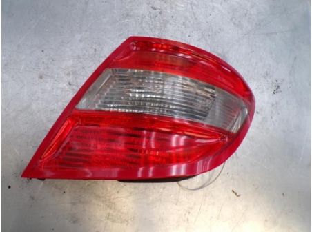 108943037-8aa96558-8a1b-4d24-8cb0-2ac650dc00bc-Piece-Feu-arriere-principal-droit-MERCEDES-215901af3e2520ede35c5f1ac96e250507d670e17f50e10fe8a1d34274f682a0_m.JPG