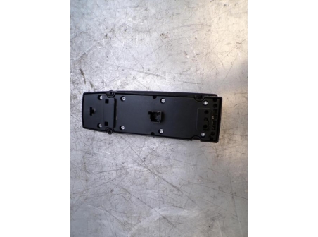 108947189-3bc5356c-0517-437d-a189-e1f0e547552f-Piece-Interrupteur-de-leve-vitre-avant-gauche-MERCEDES-9a018b0bcc3367bb0487463c044ae51caadbf3454fa4e6aae7fd06ce55fe4ade_m.JPG