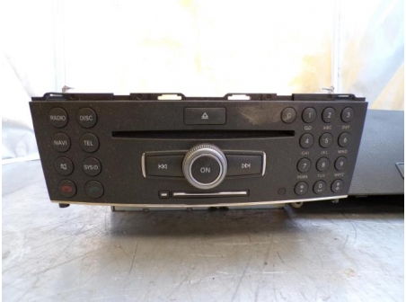 108947321-e9fcd784-cecb-4b7c-9261-7192dcff506b-Piece-Autoradio-dorigine-MERCEDES-bfedf74bdc3f7d10135fbc791317650175663ba8307f9593d7362d58237da393_m.JPG
