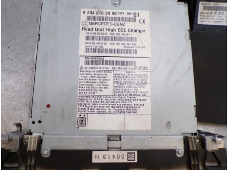 108947321-a63c847c-77c2-42df-949c-b5274b384150-Piece-Autoradio-dorigine-MERCEDES-e8fe337fa073201f0dfc126c674038f4fc362170a5c8596c375c496551292dff_m.JPG