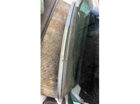 108845411-5d5b33a0-a22b-4e53-ad52-2d77915d3f5f-Piece-Feu-arriere-stop-central-00006351HH-CITROEN-C4-1-PHASE-2-64632802bda1d6c4030ff774d37b8050d3be46bee3e0005fd6c44ba39f16bdb3_m.jpg