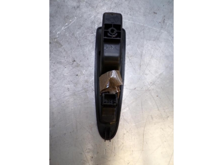 109017267-e5f96403-177e-42e3-a714-7040473b8949-Piece-Interrupteur-de-leve-vitre-arriere-gauche-CITROEN-c50d3ede237731936449e428cb9c29d85c633d2f3a1b62e47107623a446a1170_m.JPG