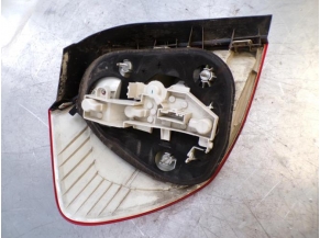 108827280-6a63aca8-6451-4b51-b545-7cc8e21f07d1-Piece-108827280-Feu-arriere-principal-droit-63217164956-BMW-SERIE-1-E81-118d-20D-16V-TURBO-e05cd2afc7f059b1625f91afece2b877712d1233775e7395ba0775fee7532e5f_m.JPG 2