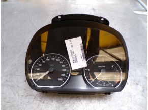 108827555-87a5952f-12a7-456a-b6f1-37a019373c78-Piece-108827555-Compteur-62109283802-BMW-SERIE-1-E81-118d-20D-16V-TURBO-700a50cef828670241d088e033639a0f590a062e652eebe3266ff743b88e93be_m.JPG