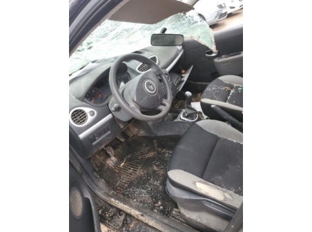 Vehicule-RENAULT-CLIO%203%20PHASE%202%20BREAK-2013-57390f1da5f94dced34355f37b51ea720eed9f1b135e287b219f7fd24a3a3480_m.jpg