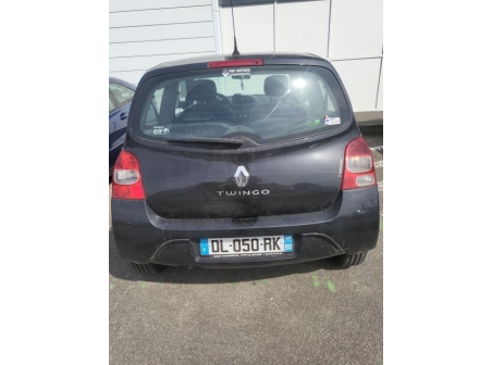 Vehicule-RENAULT-TWINGO%202%20PHASE%201-2009-814056cb7f97bdf51554e00b51a2d000938a103cef579f279e974c2b0e8951d2_m.jpg