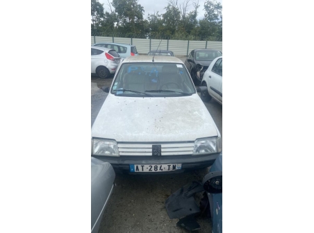Vehicule-PEUGEOT-205%20PHASE%202-1991-23a6bc2a04737ff3e4ce5cf51d247e04b1c617b17652a36cc9196df695fbf7b0_m.jpg