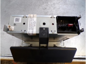 109098335-bf15b39b-2d08-4770-b27e-3232c1e37989-Piece-Autoradio-dorigine-VOLKSWAGEN-f9767b0c8eafa3b24de95acdfeb64a15d606e23b0fab75b94022ab9978399ec6_m.JPG 2