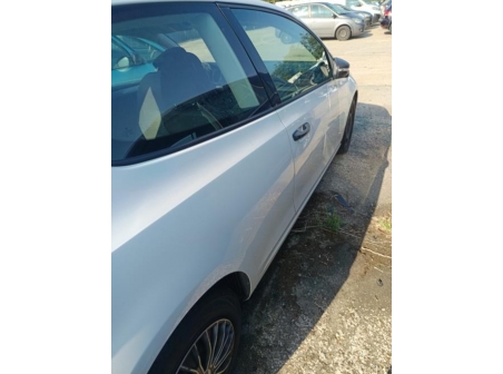 Vehicule-VOLKSWAGEN-GOLF%206-2011-e97c3bc59f4cca4576f5feba099574fbaa2ad7ea081ee45a65dcc780fd56d120_m.jpg