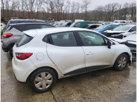 Vehicule-RENAULT-CLIO%204%20PHASE%201-2014-6b97a51a329f950eb7d0cd1e89f5e94e4f68143f08cba46e2c5738510f285ea9_m.jpg