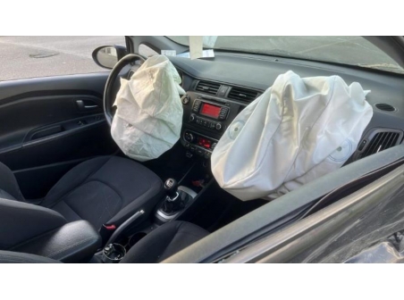 Vehicule-KIA-RIO-3-PHASE-1-2014-3ce0dc36ade7aaf72392e7e13af5eb1df52c6e93de922fab892fa0f302ac5e45_mtn.jpg