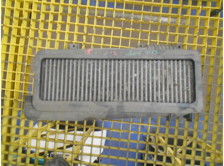 Piece-Echangeur-air-(Intercooler)--c64fec6aadadee3fbef9f17d04dc048315ef797982050a40b6e5baeff2053fda.JPG