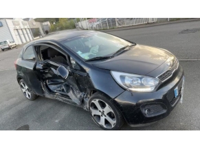 Vehicule-KIA-RIO-3-PHASE-1-2014-b94c784c8943f1b59ee2908878ac0f06dc92006fb0ee24a4ca351f512776c35f_mtn.jpg 2