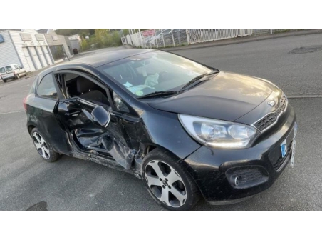 Vehicule-KIA-RIO-3-PHASE-1-2014-f9f2dc2ed4c0b10fe89c2021fa9a5efed92cf655955dd0db13b9912cb4ac24c7_mtn.jpg