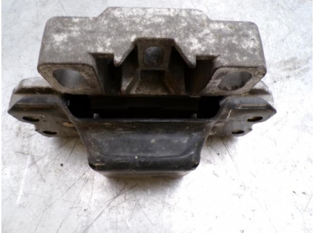 109199110-21fec4c9-7aec-47ef-9889-921581608976-Piece-Support-moteur-gauche-VOLKSWAGEN-18dbe7e45b85056d9e5ad8f6fb2a56295902dbaecfbf3552b80f05a5cdc21c04_m.JPG
