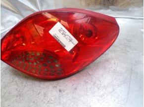 108461311-a3530038-f978-4b6e-92ba-79dc82349f7e-Piece-108461311-Feu-arriere-principal-droit-6351CE-PEUGEOT-207-PHASE-1-CABRIOLET-16i-16V-5d5405918475161cf2595c9265621f34228246ac785466129954d46e46f8f825_m.JPG 2