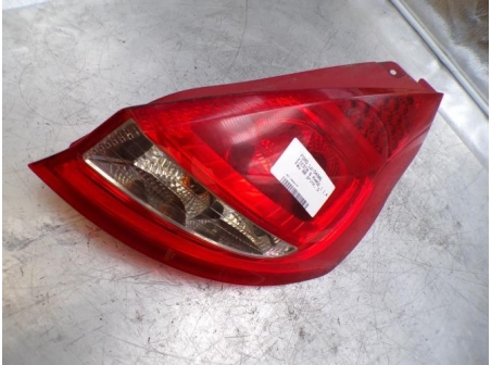 108463157-b5682eef-73aa-4eb5-8032-aa1ffb7775ab-Piece-108463157-Feu-arriere-principal-droit-1709552-FORD-FIESTA-6-PHASE-1-14-TDCI-8V-TURBO-5e75ea2427f7c7a4f4c8cb3757f1a4aa8001e25c79bbd79eede1f988e1945335_m.JPG