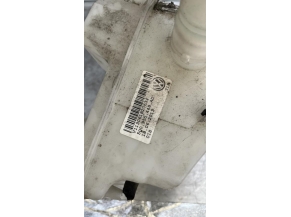 109352794-c3b6541c-e47a-4449-93d1-dc48ec267e20-Piece-Vase-de-lave-glace-SEAT-LEON-3-PHASE-1-3a7337785fa71c60e9436b78b6bd70f6b074a57c4c00ce39c8471e7c2d4ee213_m.jpg 2