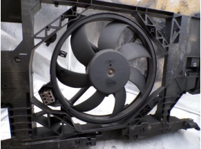 109487960-f0f836ef-6e92-4619-9587-bac0650dacf3-Piece-Armature-avant-Masque-avant-RENAULT-567ffc091324c72fc01e91d20e34ea93772bb7ca2aab03adc54c61a23c9dcc75_m.JPG 2