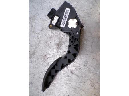 109496771-59834d52-5bea-4618-ad67-25c31ead2fc6-Piece-Pedale-daccelerateur-RENAULT-e067932345bede5a02596c26ed17c603284bc7a9bfc5e88c2e2f597b58f150e7_m.JPG