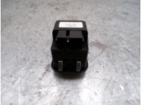 109249787-c01d7992-b130-4143-8905-fd41347eec0c-Piece-109249787-Interrupteur-de-leve-vitre-PEUGEOT-206-11i-8V-618dfaa5dfd4e9a4fd6e1554cb6faf37dde04d6debbf9e553ddd21f17e0b0b02_m.JPG
