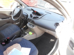 Vehicule-RENAULT-TWINGO-II-PHASE-1-1-5-2010-b3f69124dc9cc7c3b8e1314c2a584f239bf0bb4dbed42937cd67bbec7b239e7b.JPG 2