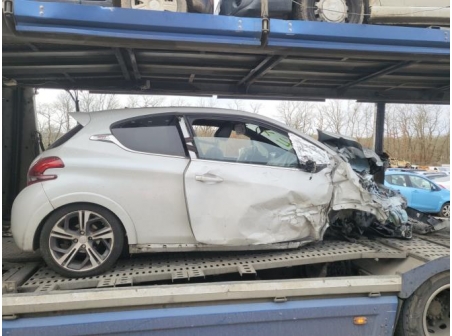 Vehicule-PEUGEOT-208%201%20PHASE%202-2016-0aa2bb7ebd6b103f540dbac90910eb99e319dfd9c6776c0d28f4978c0fa172a8_m.jpg