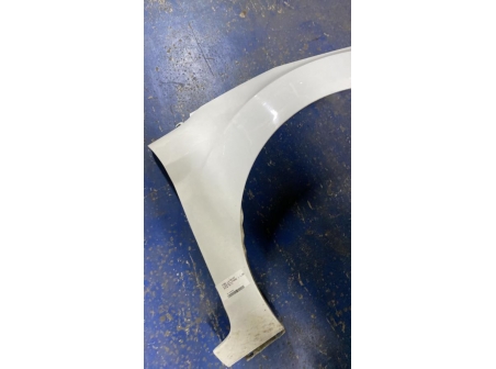 109750995-ea61df39-dcb7-4dac-a047-749a1b400651-Piece-Aile-avant-droit-1777180-FORD-FIESTA-6-PHASE-1-c96772fe1acd63b497176d757e525f56d3e26304a1eedb6575adda15e856a36f_m.jpg