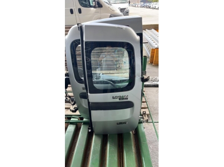 109830275-a41d48ad-45e6-4fb6-bbb7-9d2d501b2af9-Piece-Porte-de-coffre-droit-DACIA-LOGAN-MCV-1-PHASE-1-BREAK-3ecb70d65b6a15e76ba3aa99b1c05a34ca588e036e3874b382d4caa260c56ee6_m.jpg