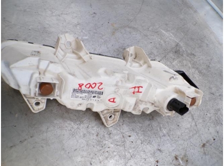 109880519-2b292005-5de3-4ef2-bb0f-53f587657726-Piece-109880519-Feu-diurne-avant-droit-PEUGEOT-2008-2-12-PURETECH-12V-TURBO-5bdcd8c17b61a4c21fd8eaf1ec540dece77d07891f21c0de3ade8dd397cd50b0_m.JPG