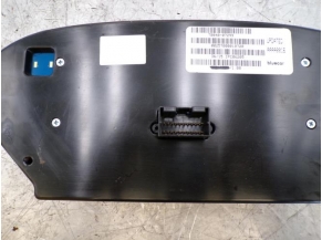 109695704-fca9738b-2f1f-4370-a47e-014e9b34910e-Piece-109695704-Compteur-BLUECAR-BLUEUTILITY-EV50-02a425b3908d784c3cc7ee4e5ad1b21b004590934e3b97ef5ff93814e967b34f_m.JPG 2