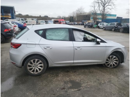 Vehicule-SEAT-LEON%203%20PHASE%201-2014-4ac04a7b6f6eaeebc94e18d29c757822e4d3c97d9070f524a2c90e100c533776_m.jpg