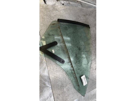 108820655-ad00e541-7870-4243-ac34-bd2a1a31d6c7-Piece-Vitre-arriere-gauche-RENAULT-18551521bb7488c85659535df00a7a7becf903fb957bfdd726b36d5ec70252c7_m.jpg