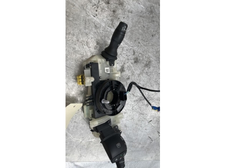 108821904-de7626f6-9e47-4084-990e-f100b3d85120-Piece-Com-Bloc-Contacteur-TournantCommodo-Essuie-GlaceCommodo-Phare-RENAULT-158ee34603c4af2d45b56094d77ac726ebf5b8320521dd718cdfc8185c7a3227_m.jpg