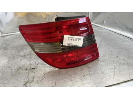 108817005-51f0449f-5bf6-4187-ab37-7149c51f7eb0-Piece-Feu-arriere-principal-gauche-feux-1698202564-MERCEDES-CLASSE-B-245-PHASE-1-91f97f3a47ce9ebff8467ce22744f215568ac601238d80b94e12edb89c29a0a5_m.jpg