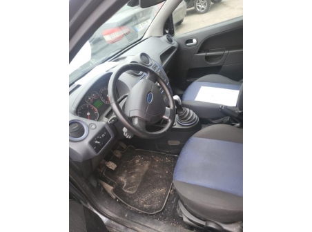 Vehicule-FORD-FIESTA%205%20PHASE%202-2008-ebee96674489570b37b922f5a1d1a2fc047ae2bbcf61fbeb13317c795ee95872_m.jpg