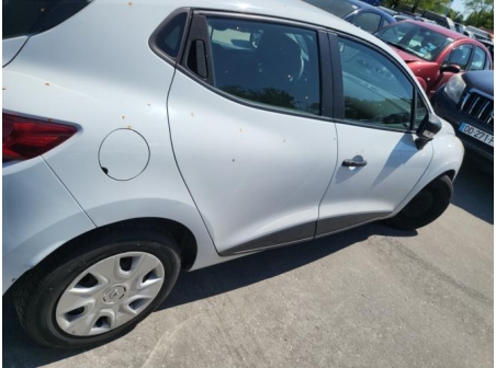 Vehicule-RENAULT-CLIO%204%20PHASE%201-2014-053b1f6b43eda7b320a6912d4ef756c03793b4d0a04db87dfe438b640cfa086c_m.jpg