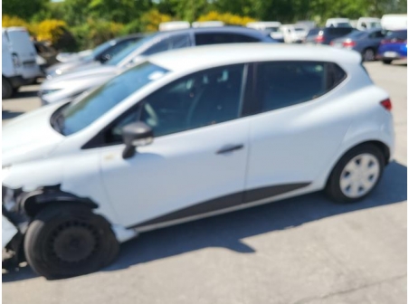 Vehicule-RENAULT-CLIO%204%20PHASE%201-2014-224961344d145fdd9c0a120e10f60fdca2d05a36f557e4436c6987a076b0d325_m.jpg
