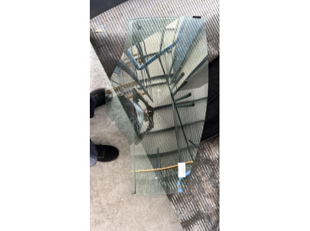 107942985-2b7fc22a-9925-4283-a93d-2e364f8121c9-Piece-Vitre-avant-droit-1542423-FORD-KA-2-PHASE-2-e9233802e2f0c24c52ab14ae94aeb86419dc5199c09e0daed5feabfdf5796a9e_m.jpg