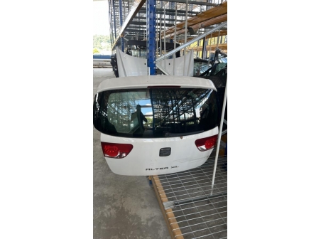 106320573-c782e9a9-30a3-4467-b2a0-3ac76ad75086-Hayon-arriere-5P8827024-SEAT-ALTEA-XL-PHASE-2-ec05c9e846dd8ba90b8d6d8221e21853a96da96ba5e5c2593c0bfdb4b3856368_m.jpg