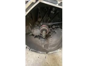 106173006-79683ade-ca7e-4139-a233-625202cbe41e-Piece-Boite-de-vitesses-320109255R-DACIA-DUSTER-1-PHASE-1-e9f021679e0790dde42d24bef2221463b573cb842ee1648f289573566a3718fa_m.jpg 2