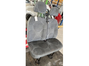105992081-e2074009-eff3-473e-999c-672684ad2d14-Piece-Siege-avant-droit-banquette-double-1674675-FORD-TRANSIT-4-ca41377cb7064fd810a68c40c34cb53fc0702a02be360e987bd29e7006c6af59_m.jpg