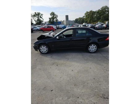 Vehicule-MERCEDES-CLASSE%20C%20203%20PHASE%202-2005-9692c4b158a40225f6ccfa96e9bbdc5c607708028f7e8004a82281400dbe74b9_m.jpg